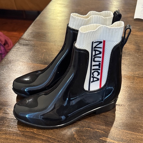 Nautica Glossy Black Ankle Boots with White Detail - Picture 1 of 5